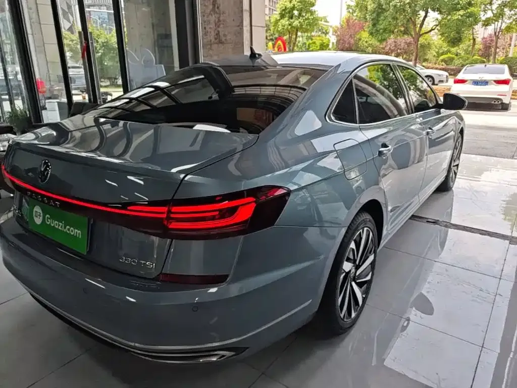 Volkswagen Passat — фото 10