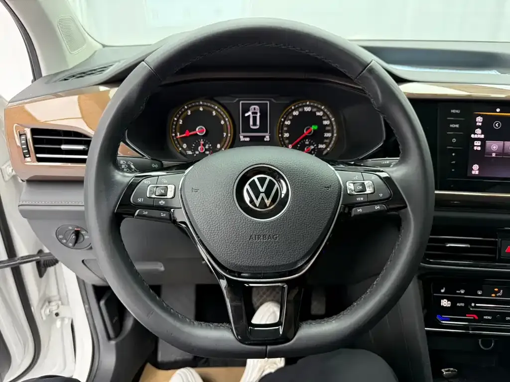 Volkswagen Tharu — фото 7