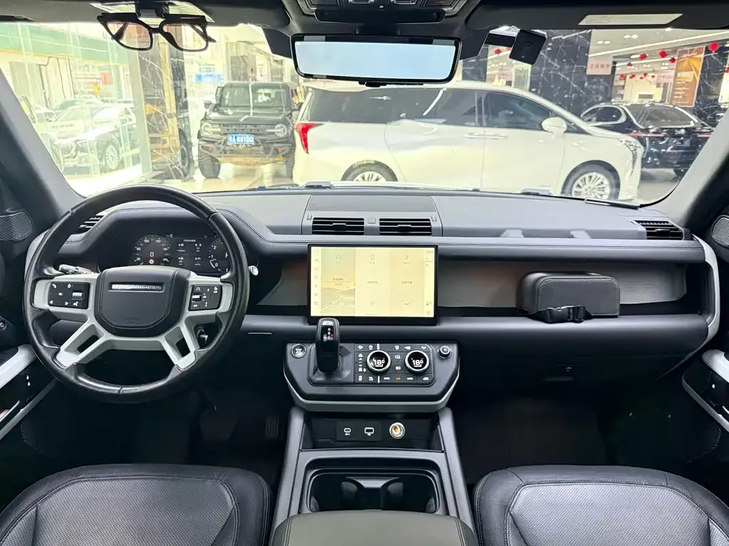 Land Rover Defender — фото 10