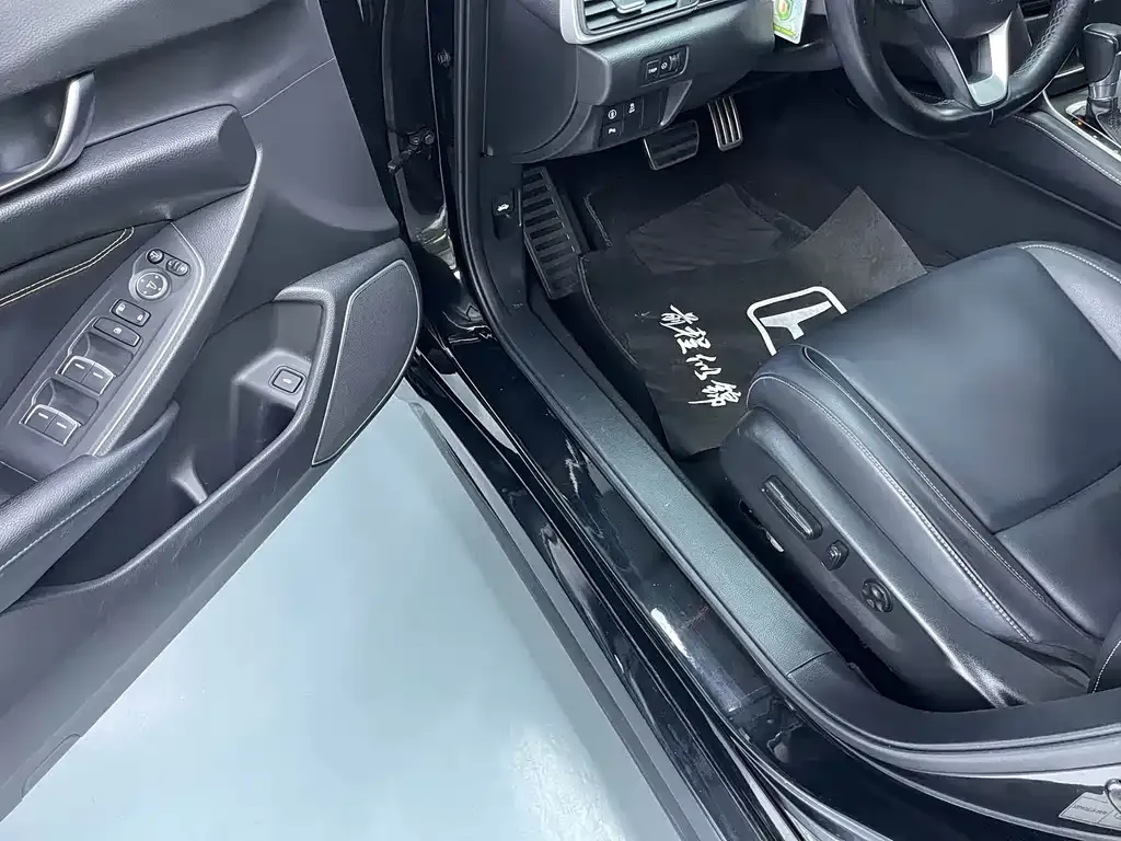 Honda Accord — фото 8