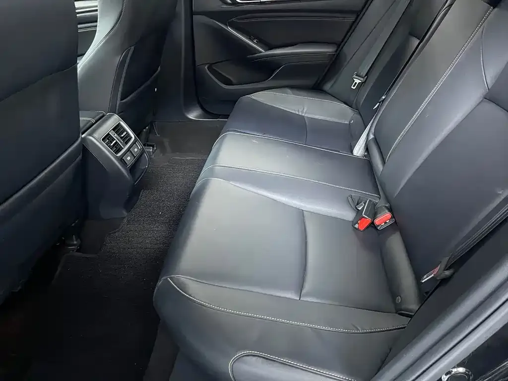 Honda Accord — фото 3
