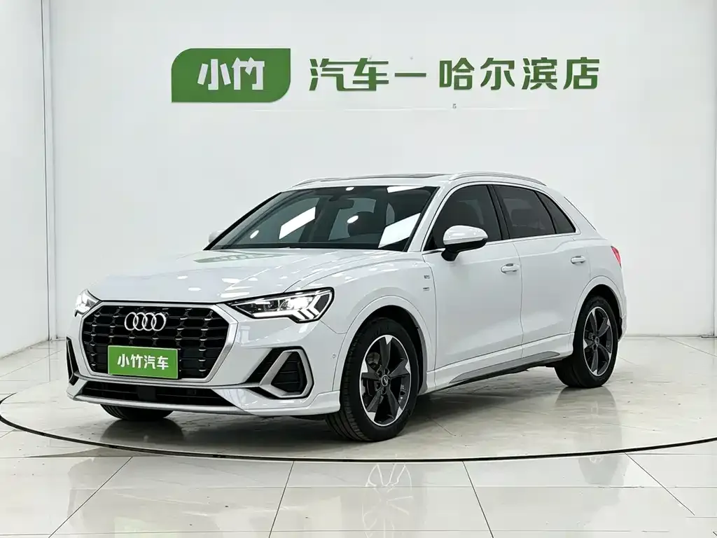 Audi Q3 — фото 1