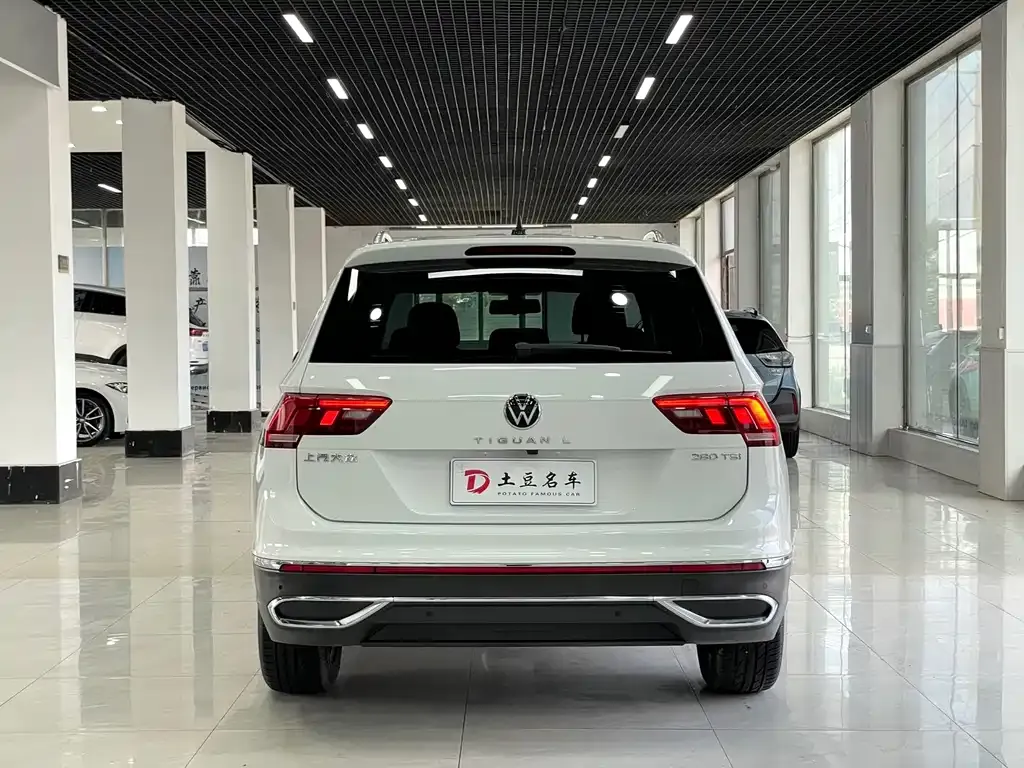 Volkswagen Tiguan L — фото 10