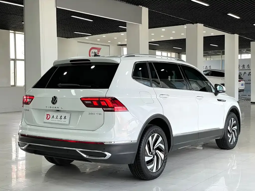Volkswagen Tiguan L — фото 5