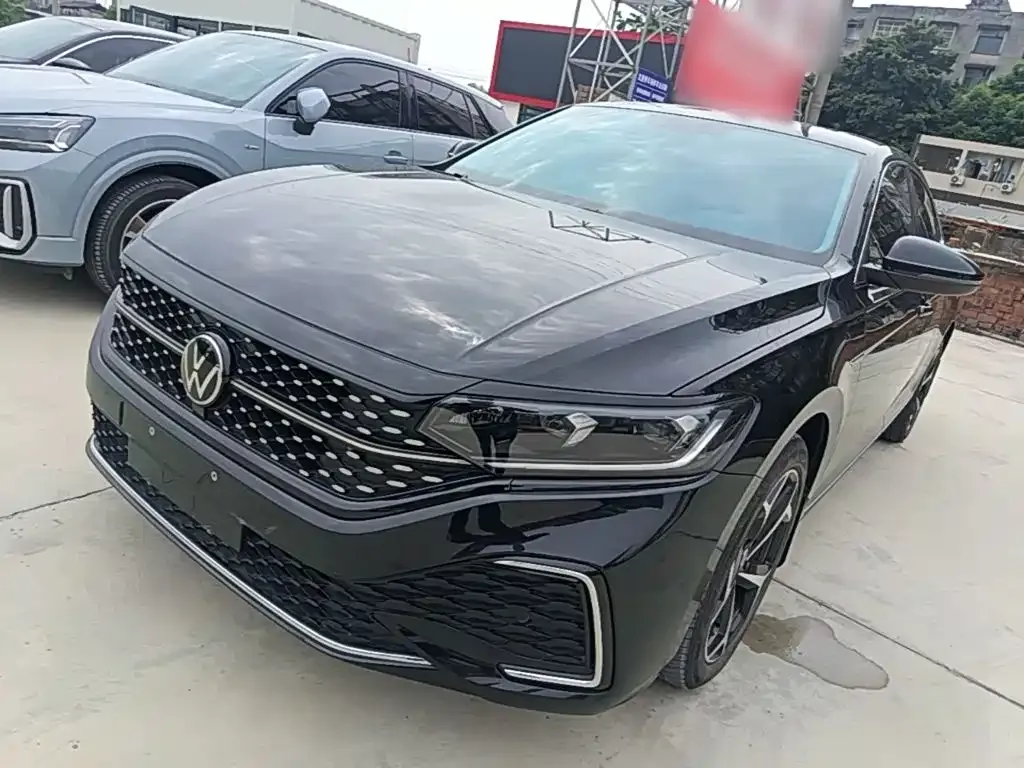 Volkswagen Passat — фото 1