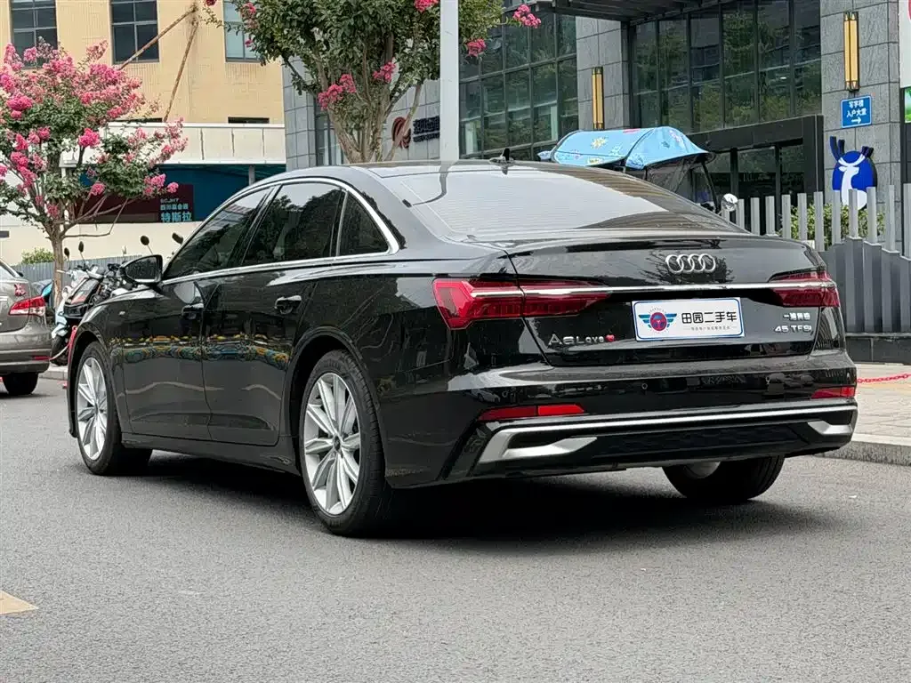 Audi A6L — фото 10
