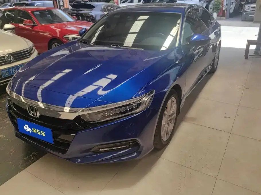 Honda Accord — фото 1