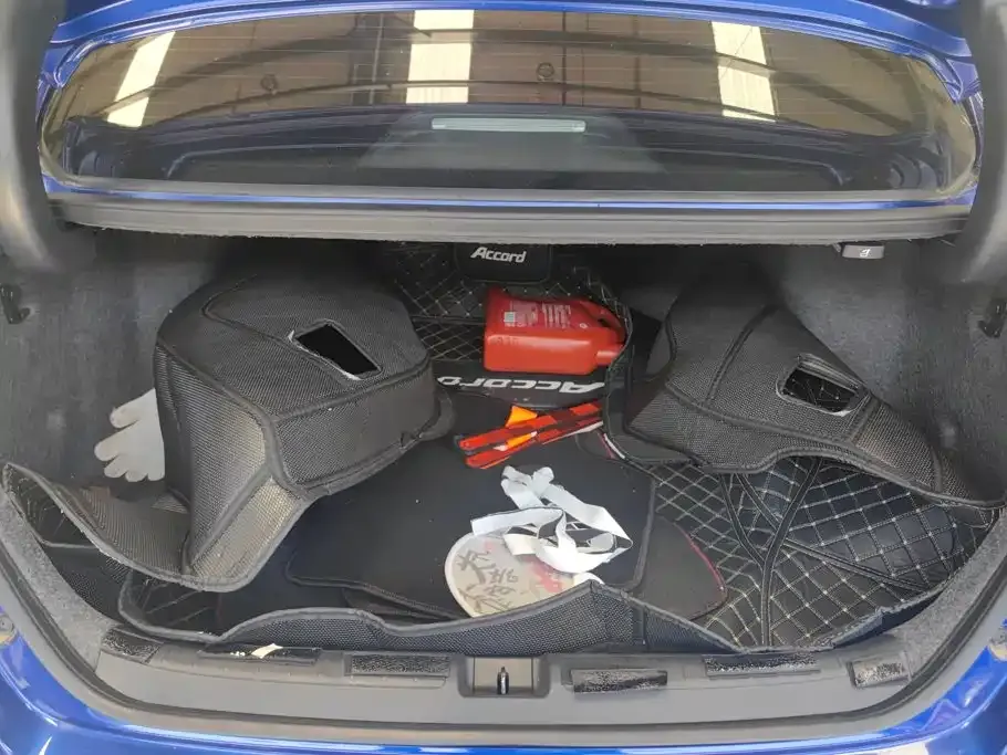 Honda Accord — фото 10