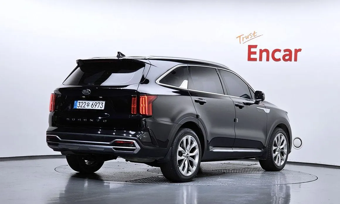 Kia Sorento — фото 9