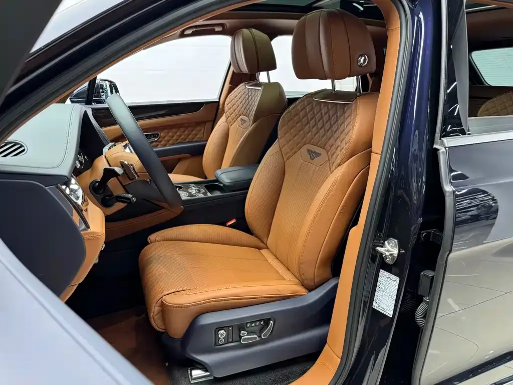 Bentley Bentayga PHEV — фото 10