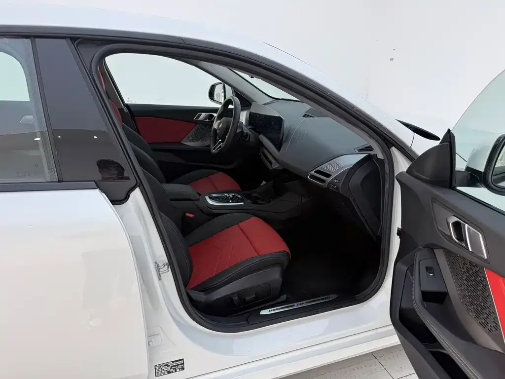 BMW 2 Series 2025 из CN, фото 8
