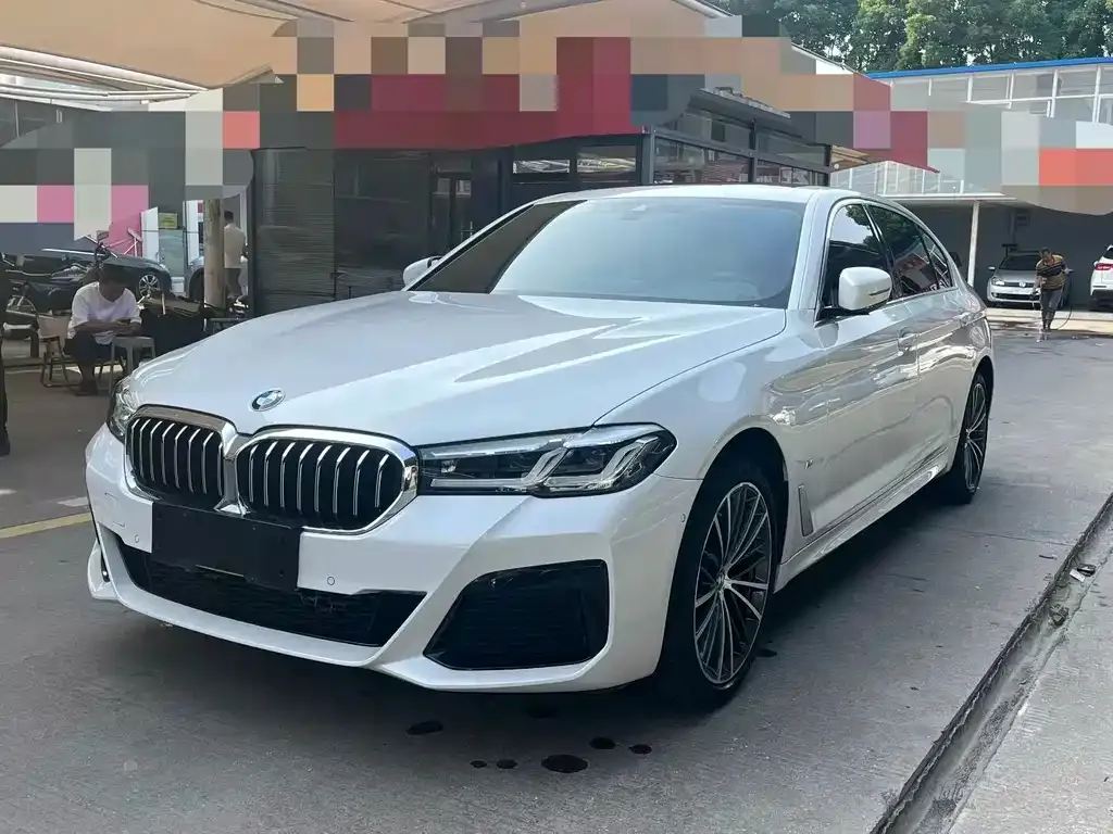 BMW 5 Series — фото 1