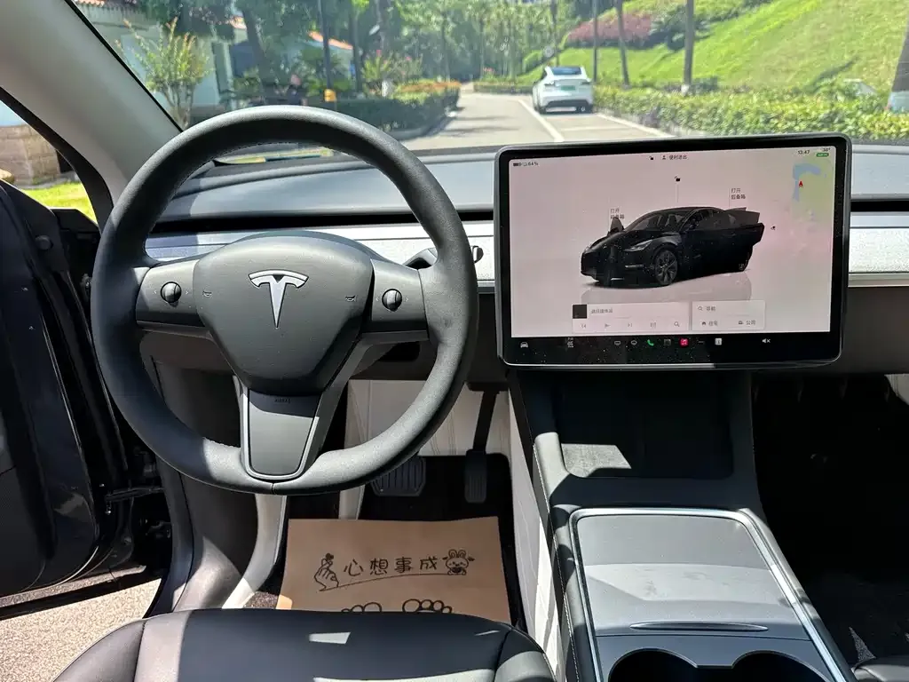 Tesla Model Y — фото 2