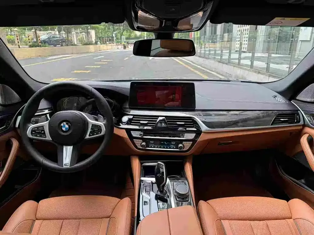 BMW 5 Series — фото 7
