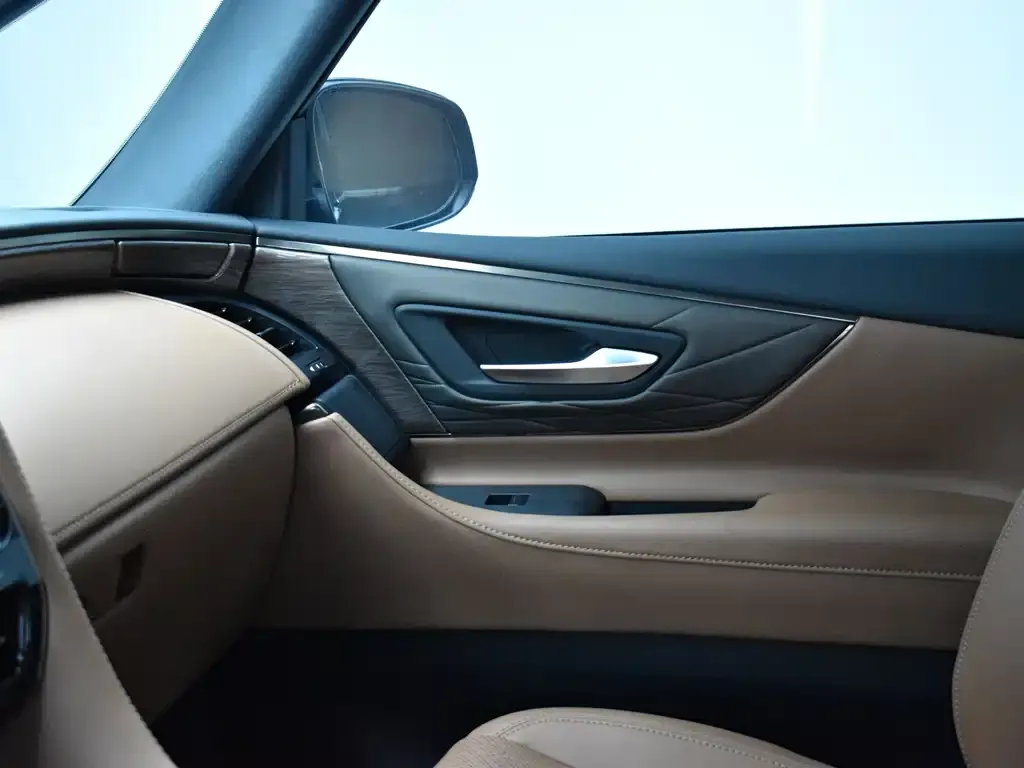 Toyota Vellfire — фото 3
