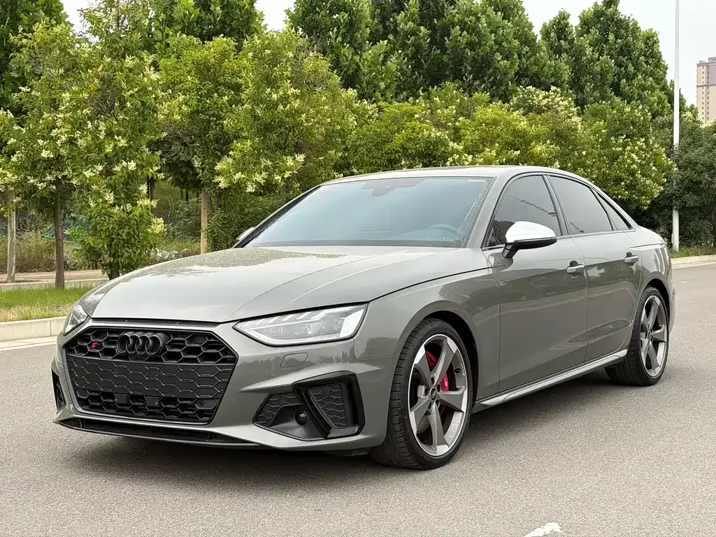 Audi S4 — фото 1
