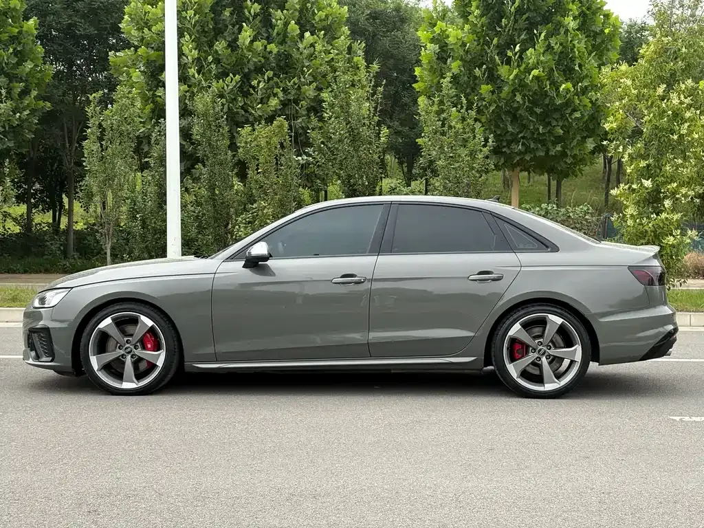 Audi S4 — фото 7