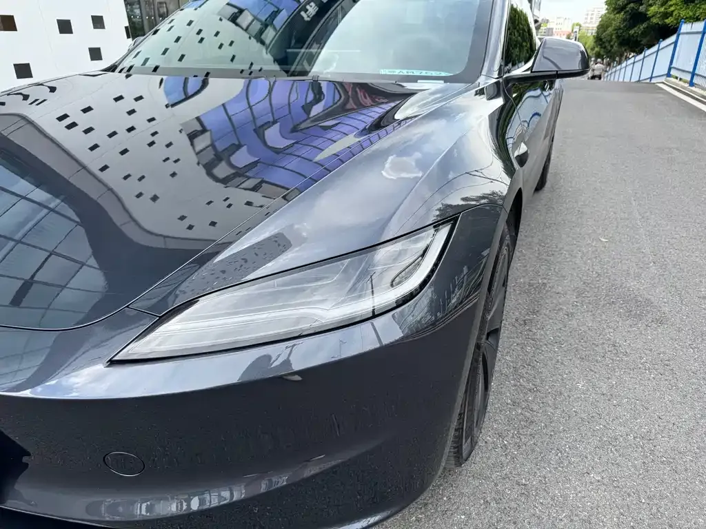 Tesla Model 3 — фото 4