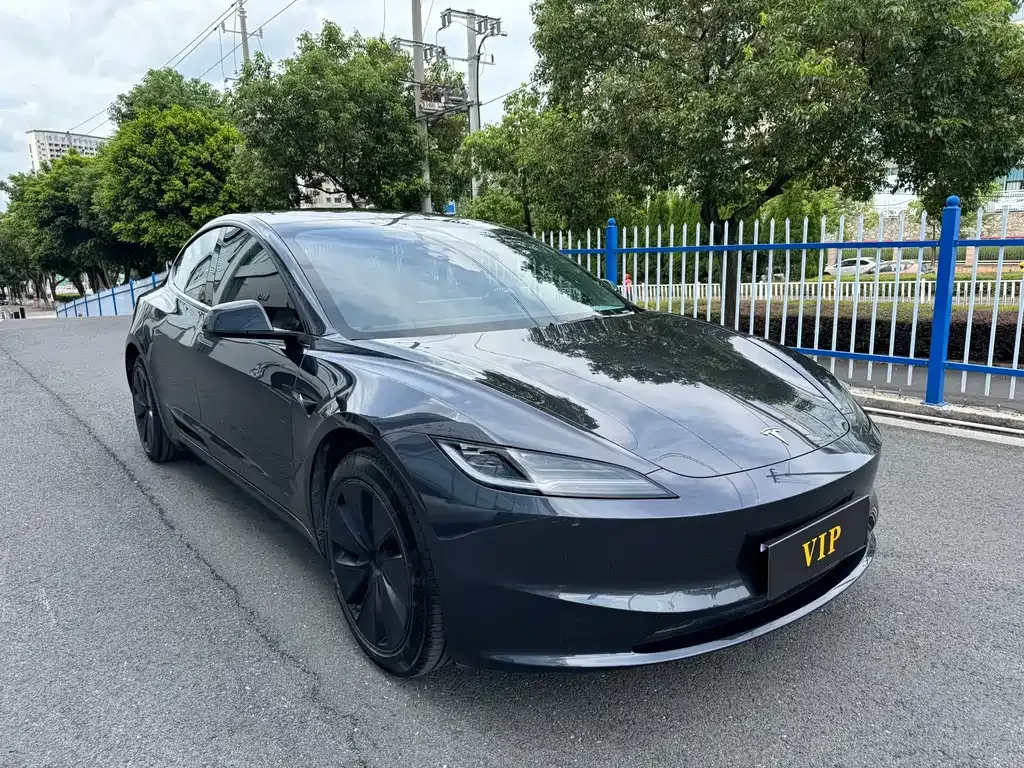 Tesla Model 3 — фото 10