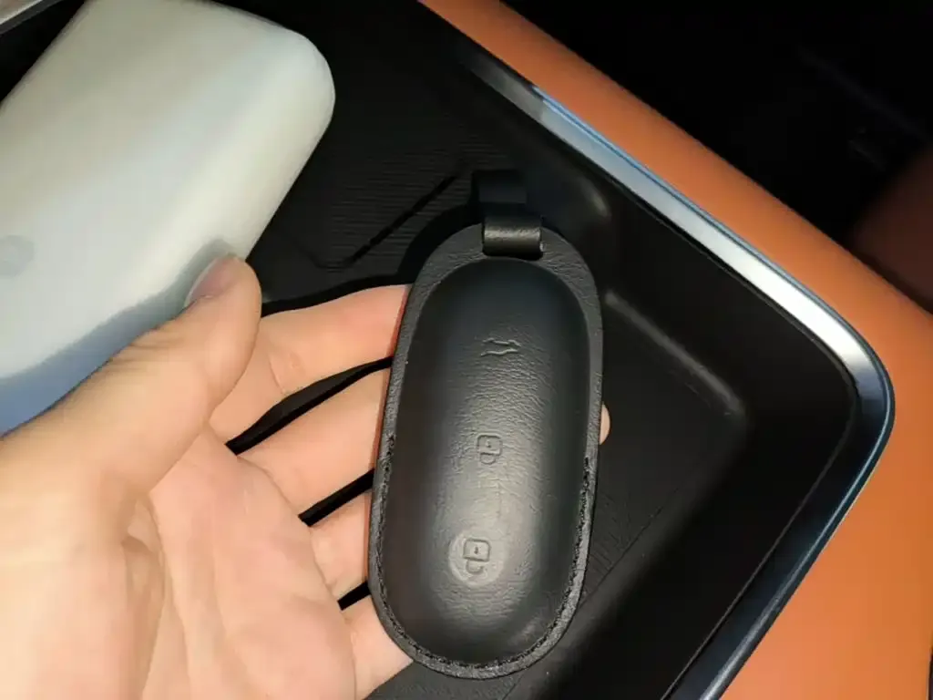 Li Auto L6 — фото 2