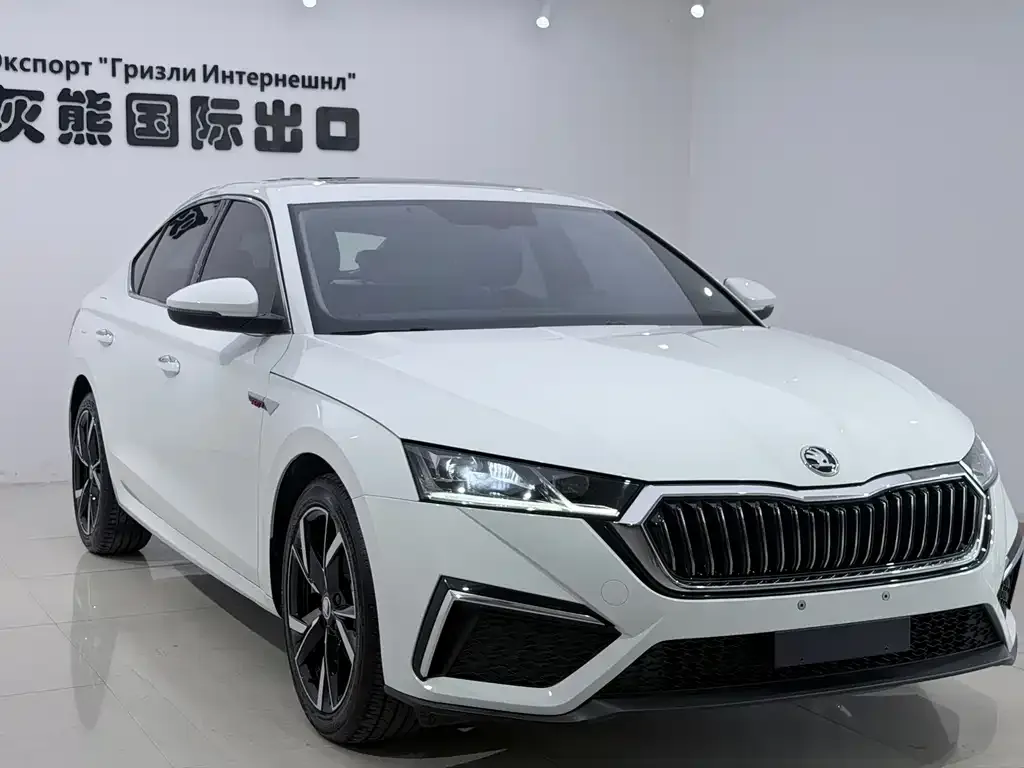 Skoda Octavia — фото 5