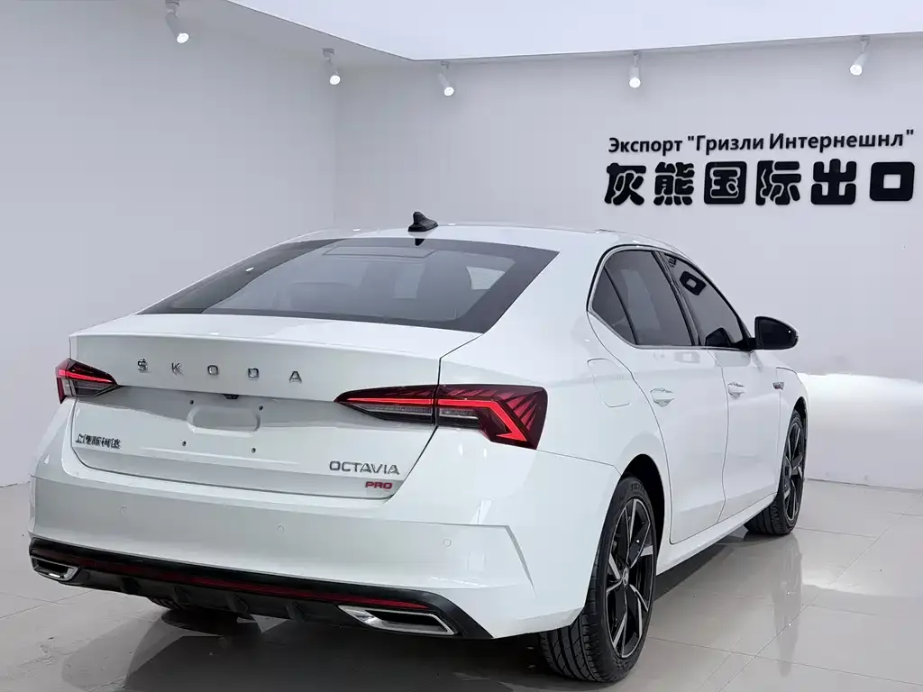 Skoda Octavia — фото 4