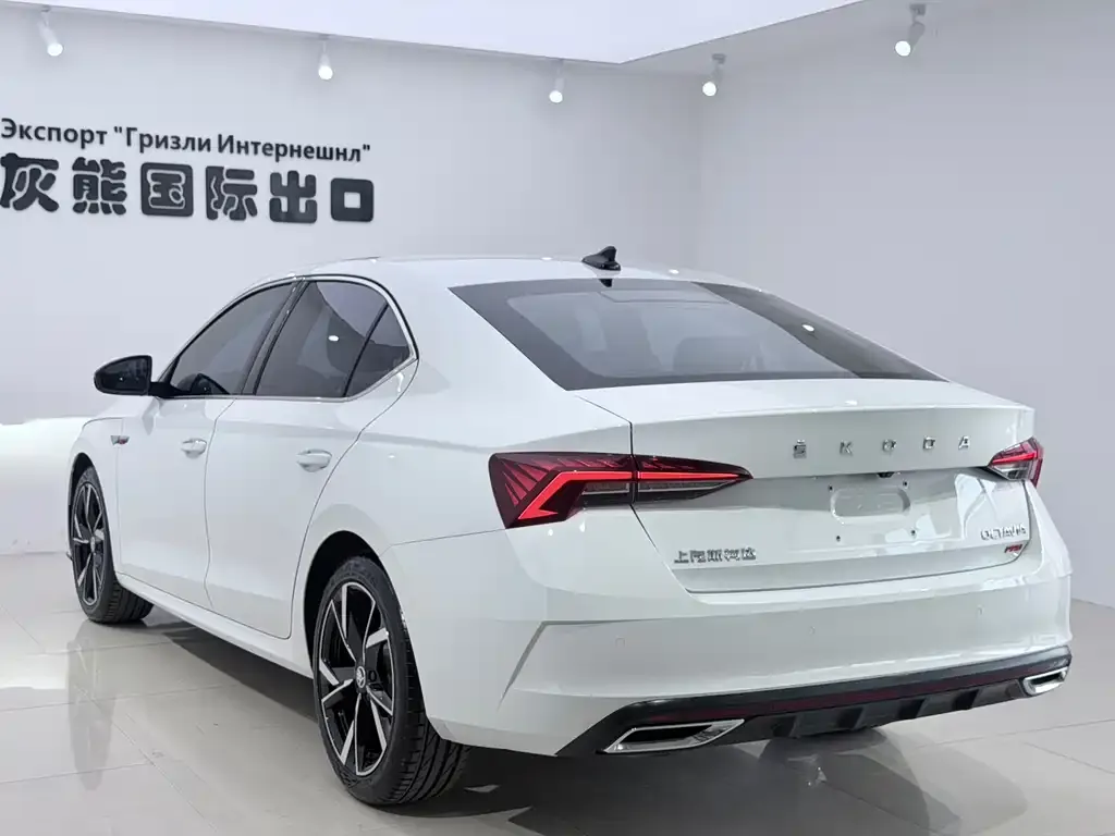 Skoda Octavia — фото 3