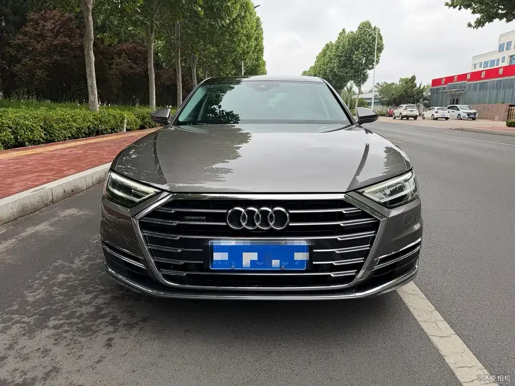 Audi A8 — фото 10