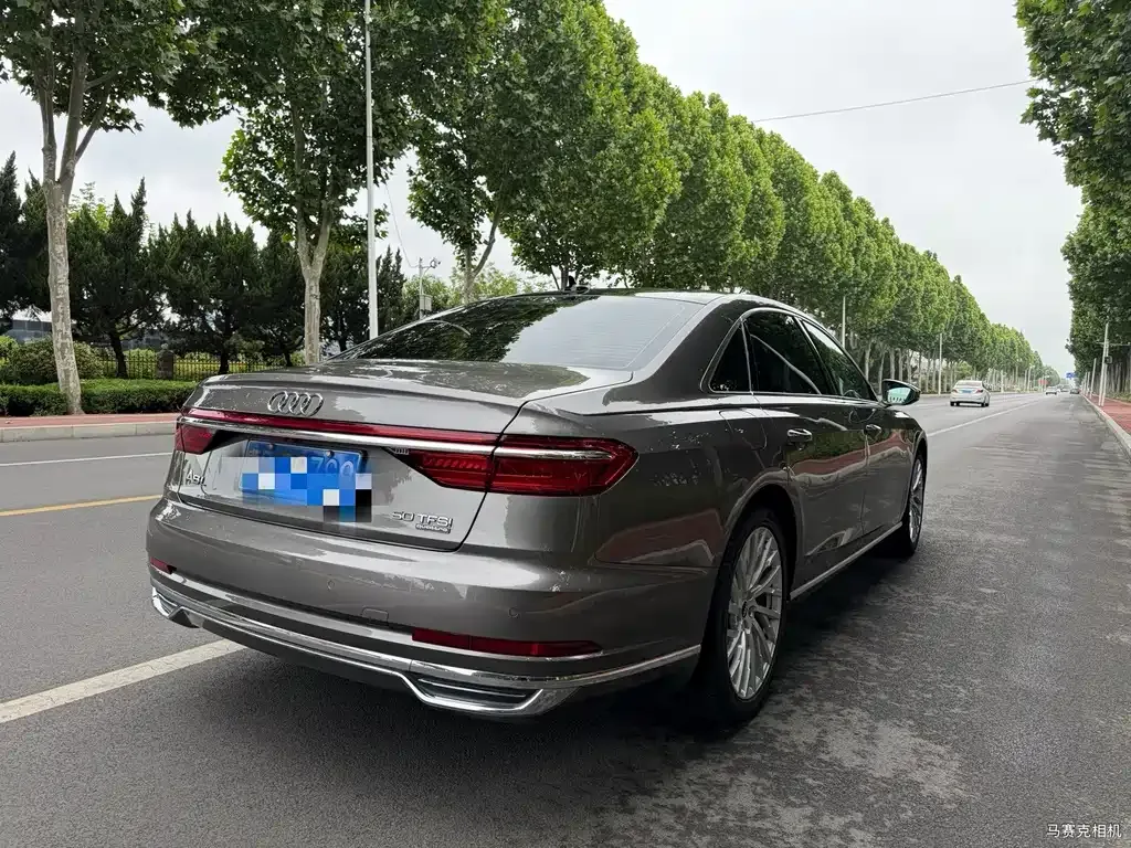 Audi A8 — фото 8
