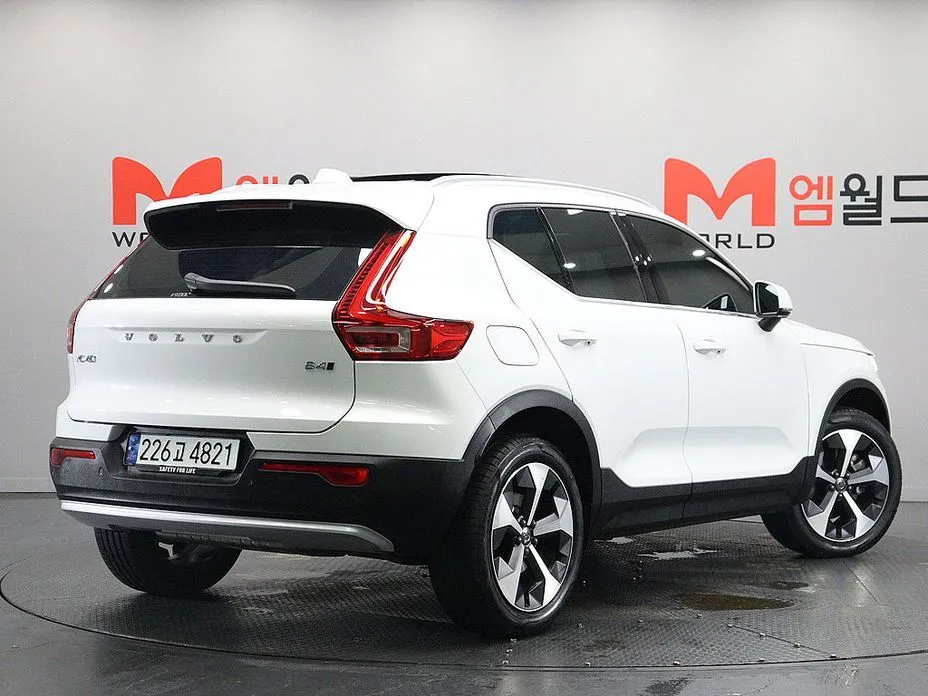 Volvo XC40 — фото 5