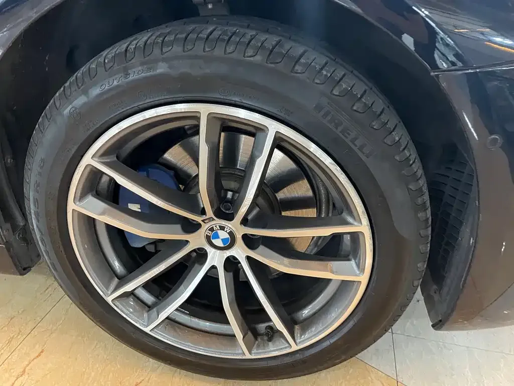 BMW 5 Series 2021 из CN, фото 2