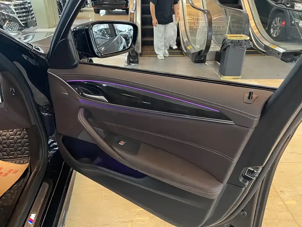 BMW 5 Series 2021 из CN, фото 6