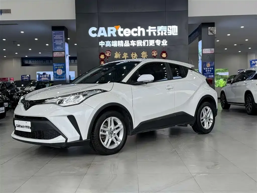 Toyota C-HR — фото 1