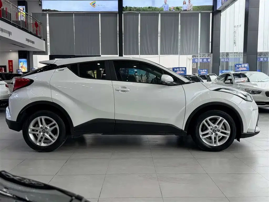 Toyota C-HR — фото 5