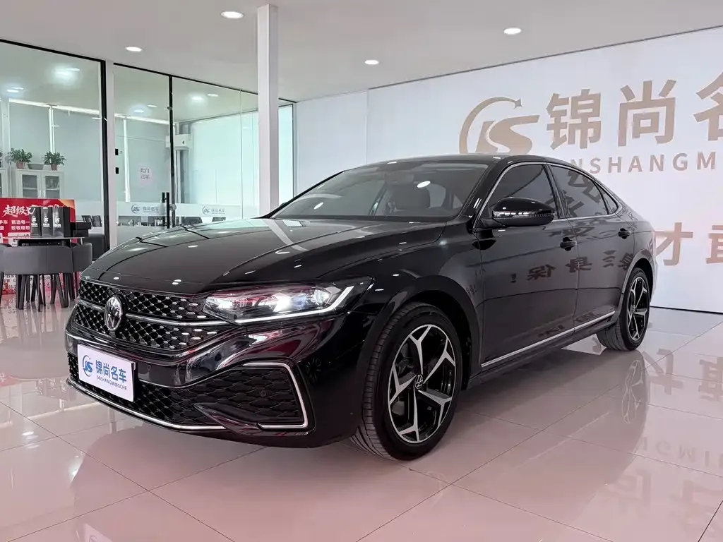 Volkswagen Passat — фото 1