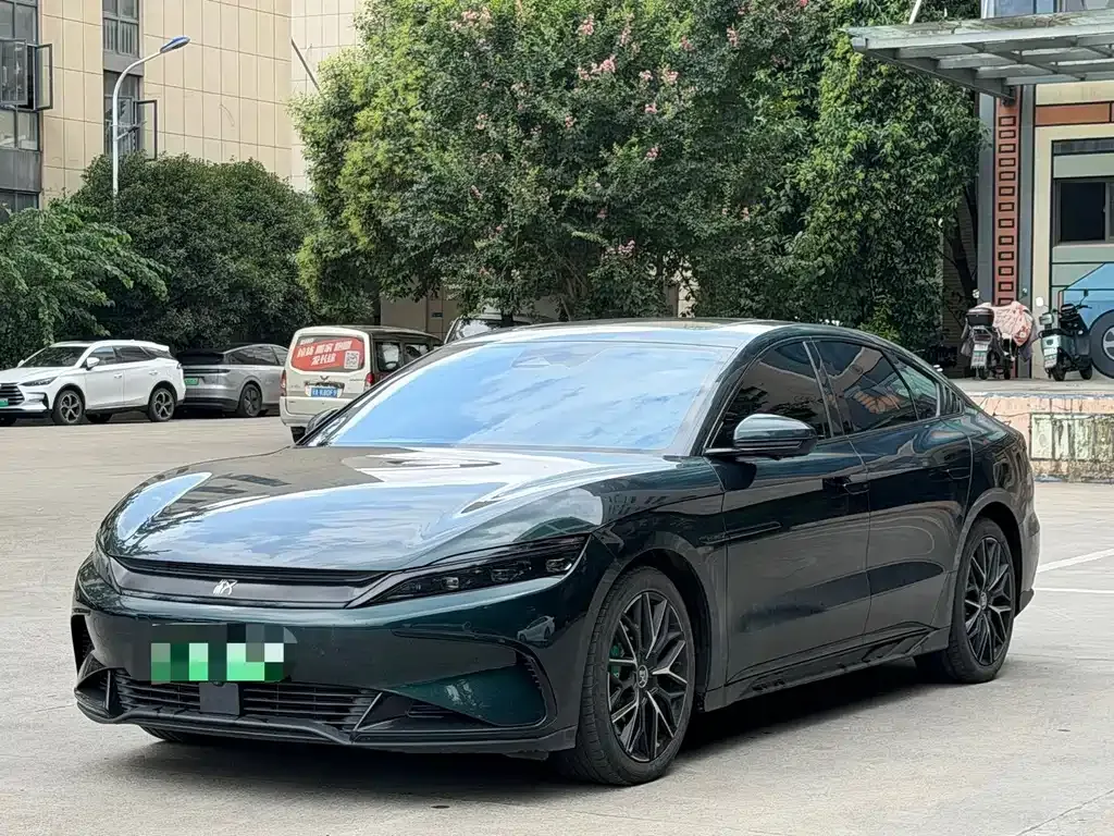BYD Han — фото 1