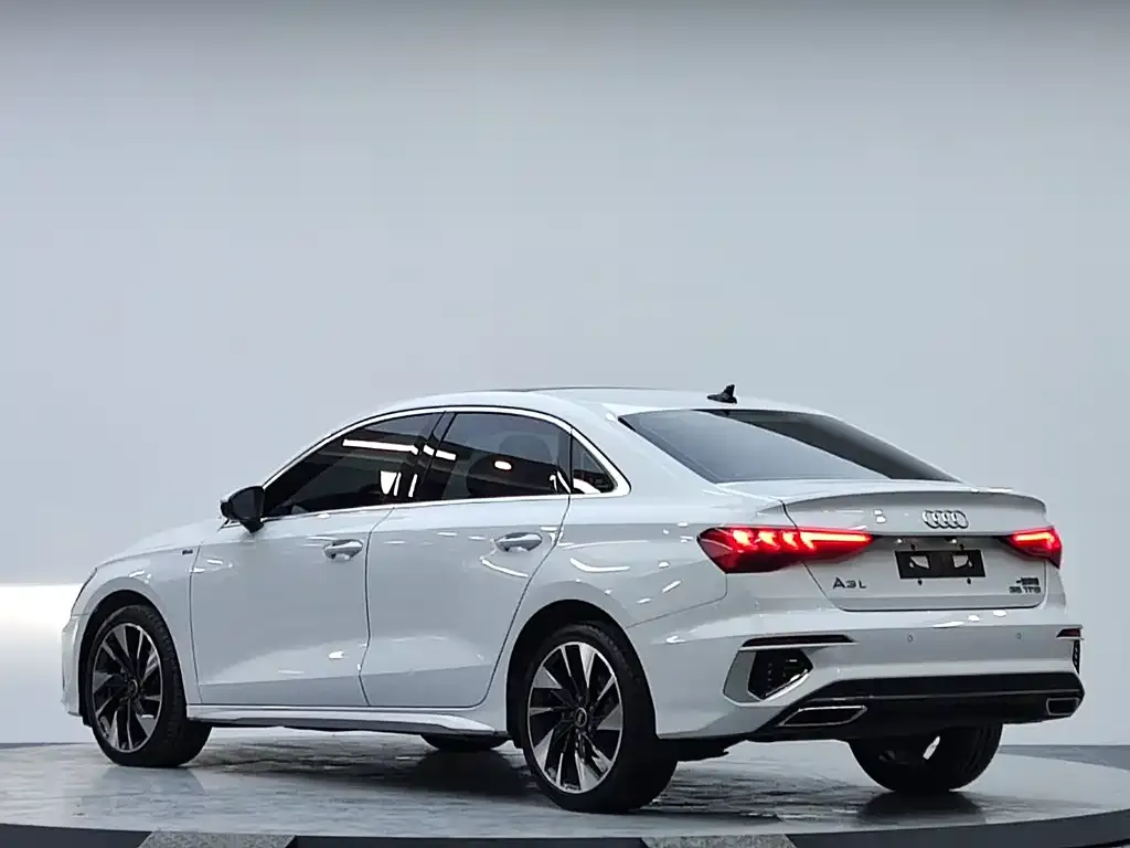 Audi A3 — фото 3