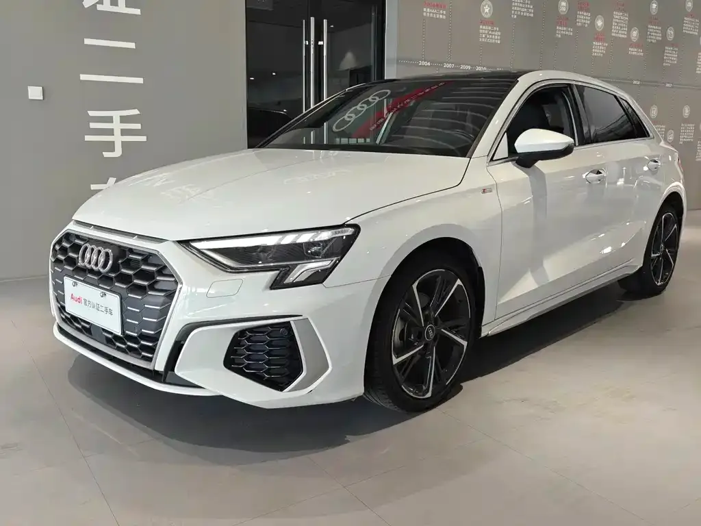 Audi A3 — фото 1