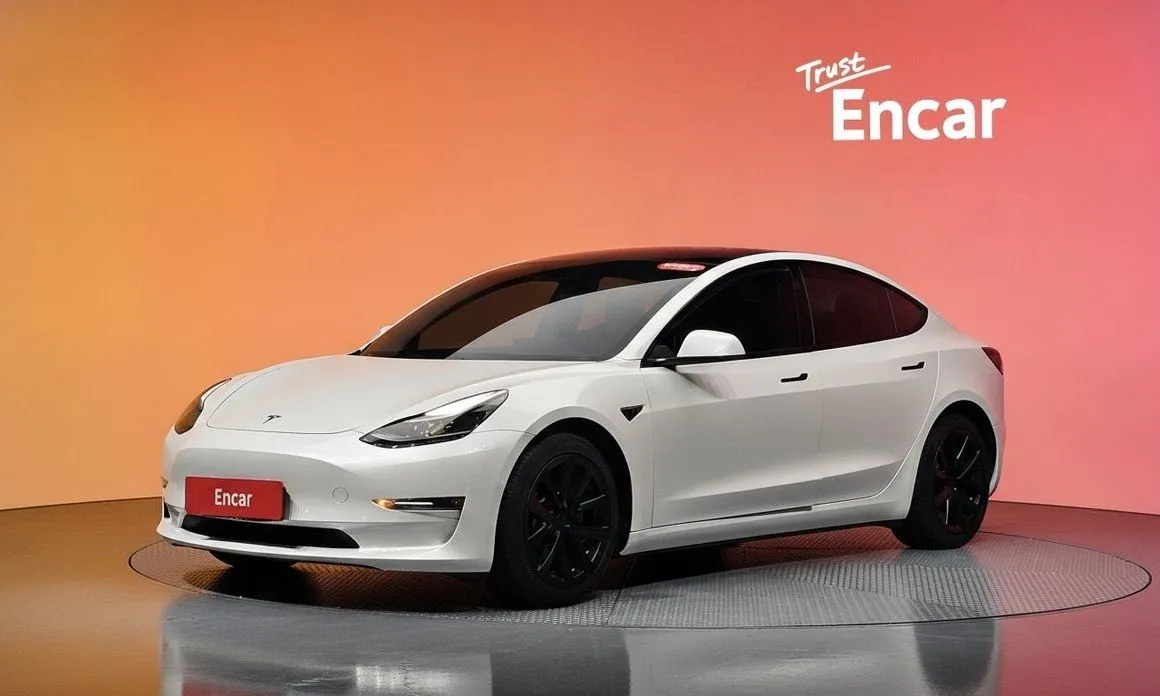Tesla Model 3 — фото 1