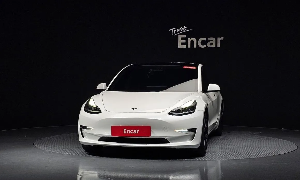 Tesla Model 3 — фото 2