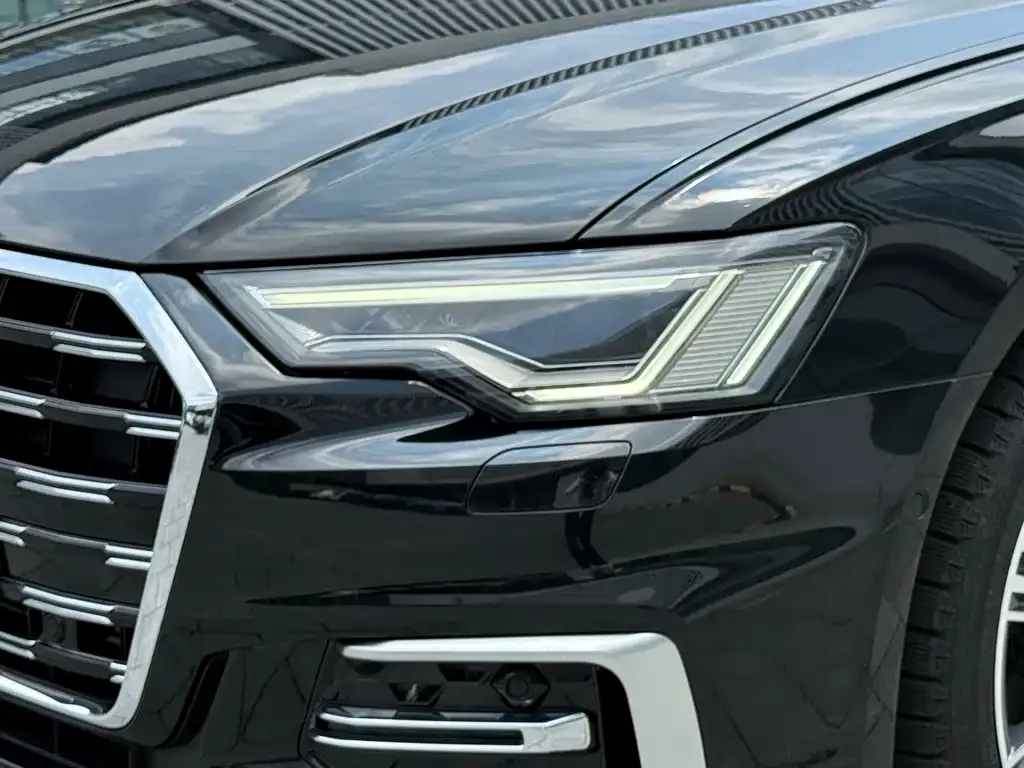 Audi A6L — фото 10