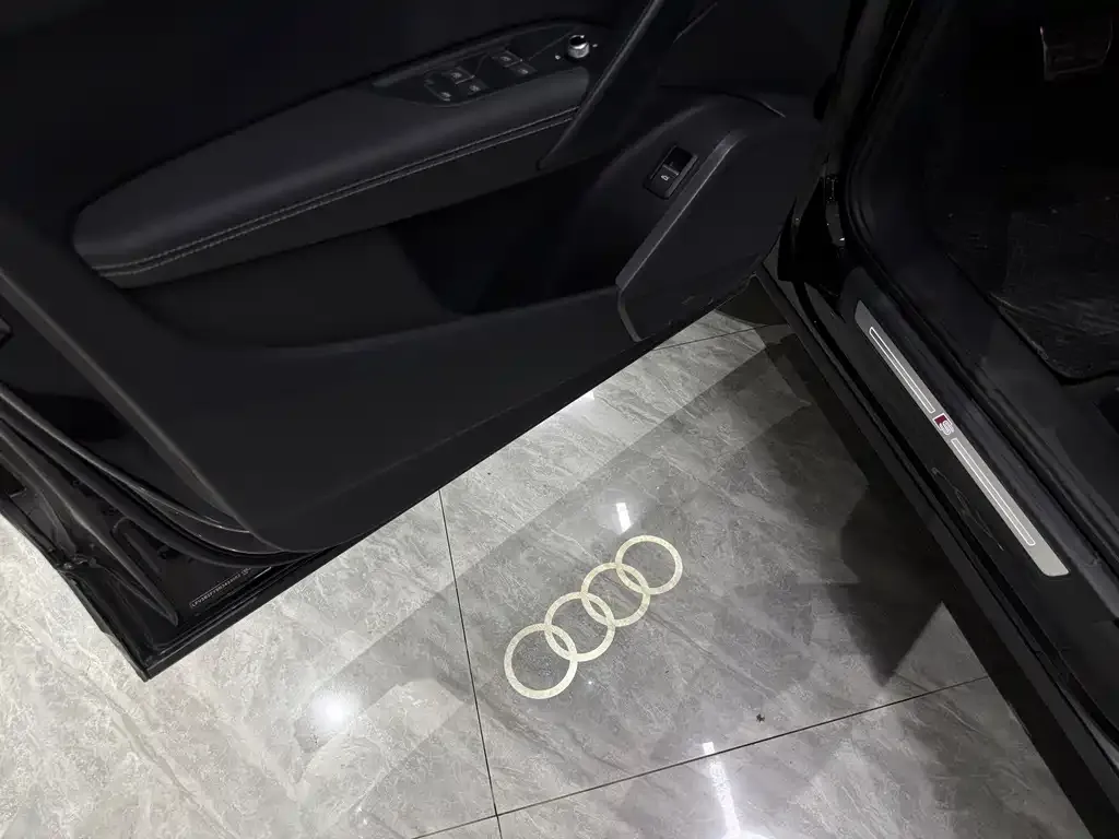 Audi Q5L — фото 4