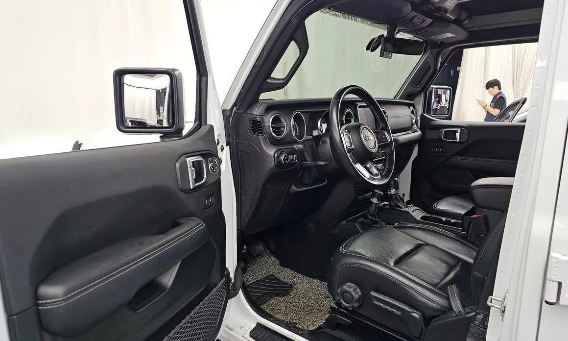 Jeep Wrangler — фото 3