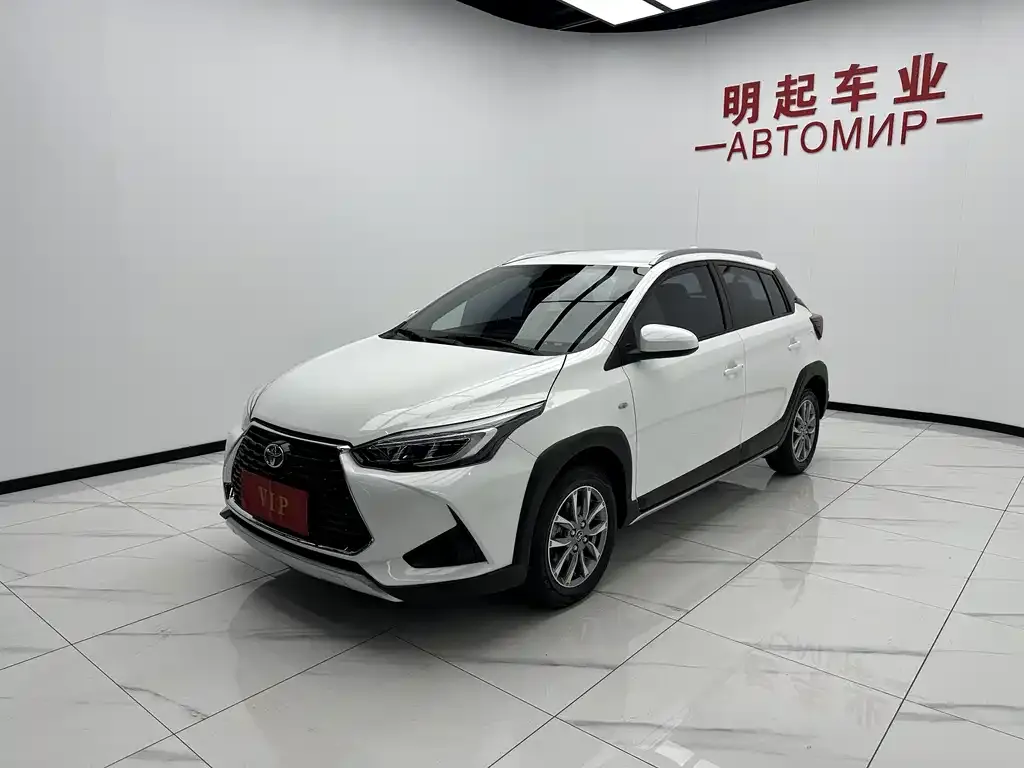 Toyota Yaris L — фото 4