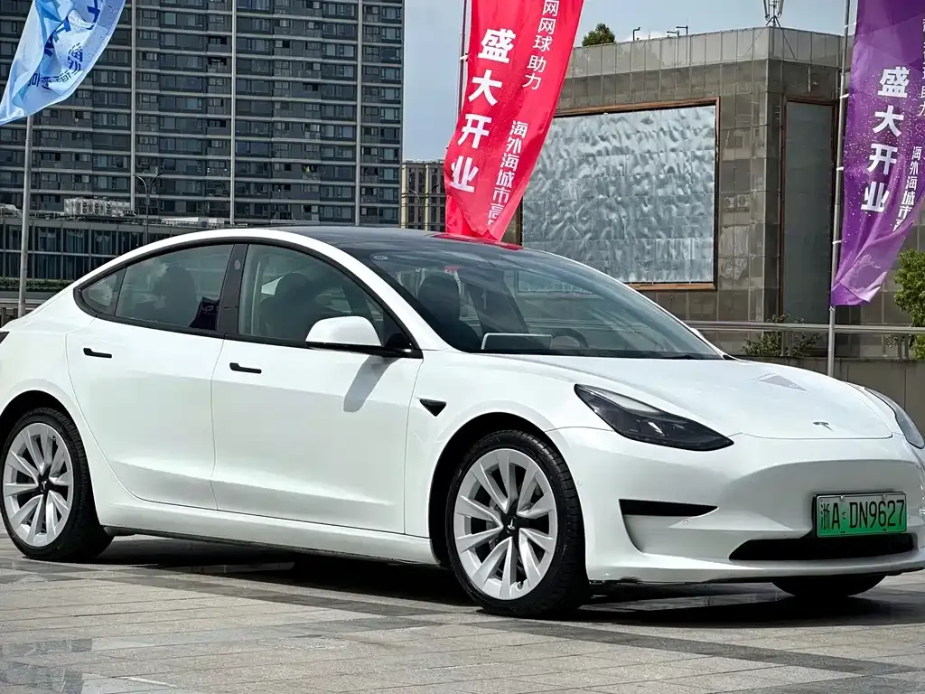 Tesla Model 3 — фото 8