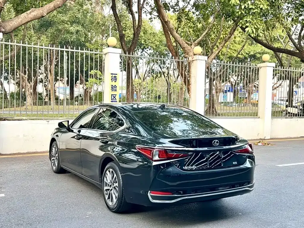 Lexus ES 2024 из CN, фото 8
