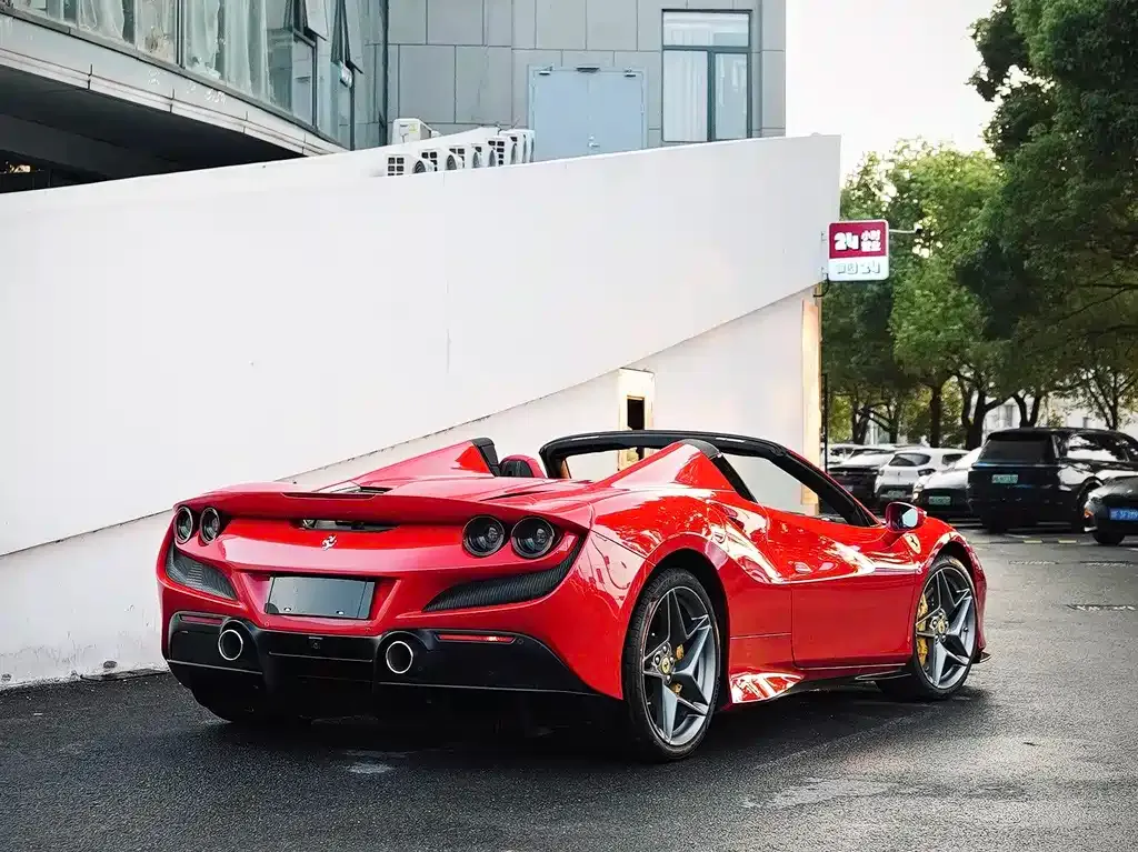 Ferrari F8 — фото 5