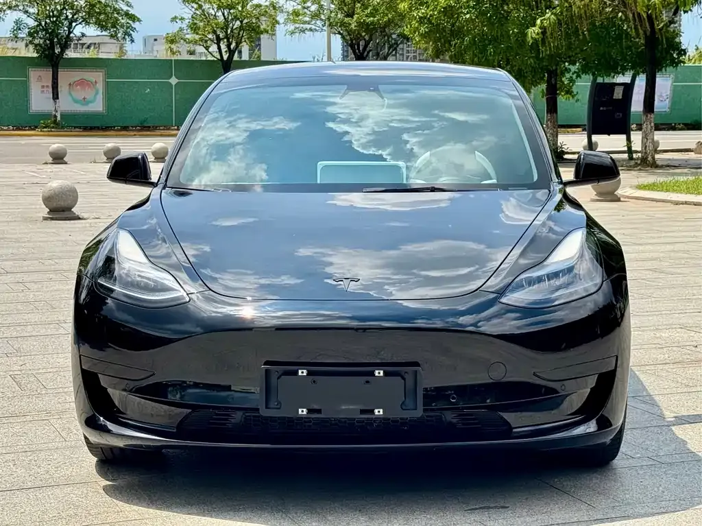 Tesla Model 3 — фото 7