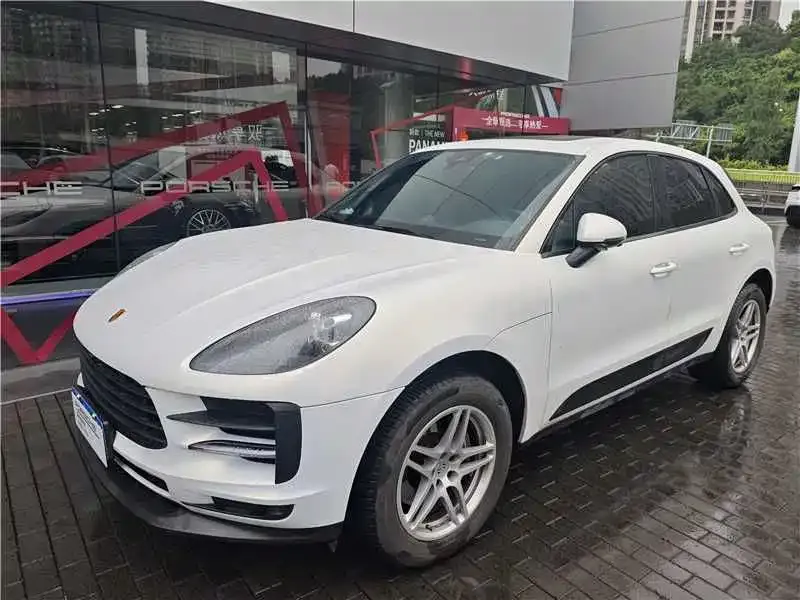 Porsche Macan — фото 1