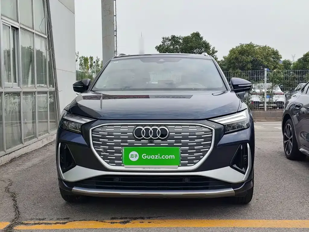 Audi Q4 e-tron — фото 3